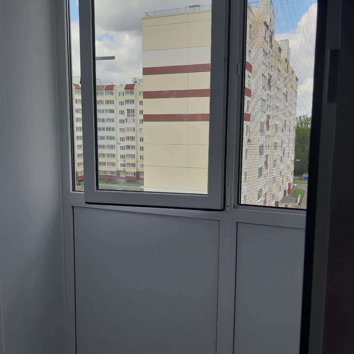отделка балкона в омске