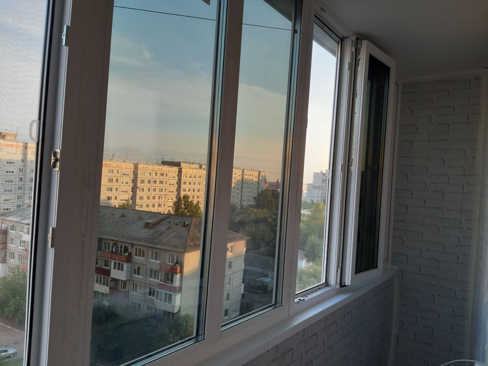 отделка балкона в омске
